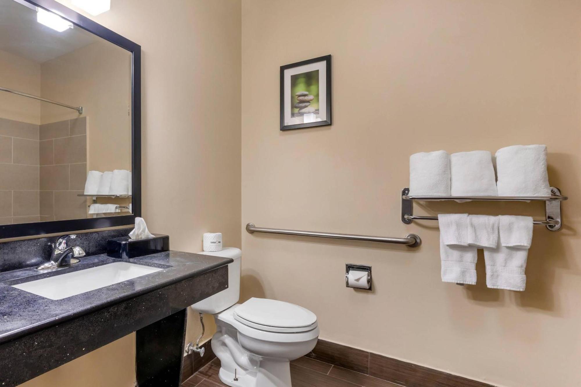 King Suite - Disability Access/Non-Smoking