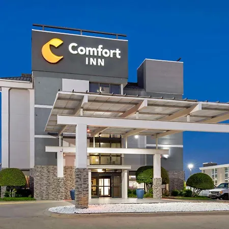 Comfort Inn Dallas North Love Field Airport-3